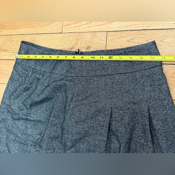 Ann Taylor Gray Wool Blend Mini Skirt Size 10 - Picture 3 of 6